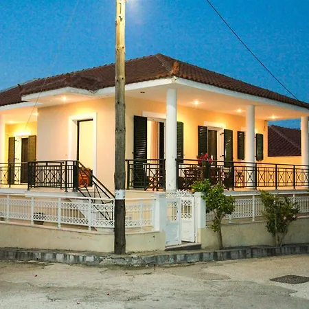 Feriehus Kefalonia, Family Friendly House & Parking Lixouri